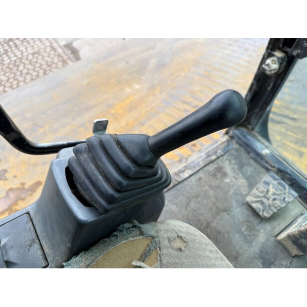2010 MOROOKA MST3000VD-42806010