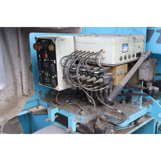 2010 نيفتيليفت HR15 NDE-42807277