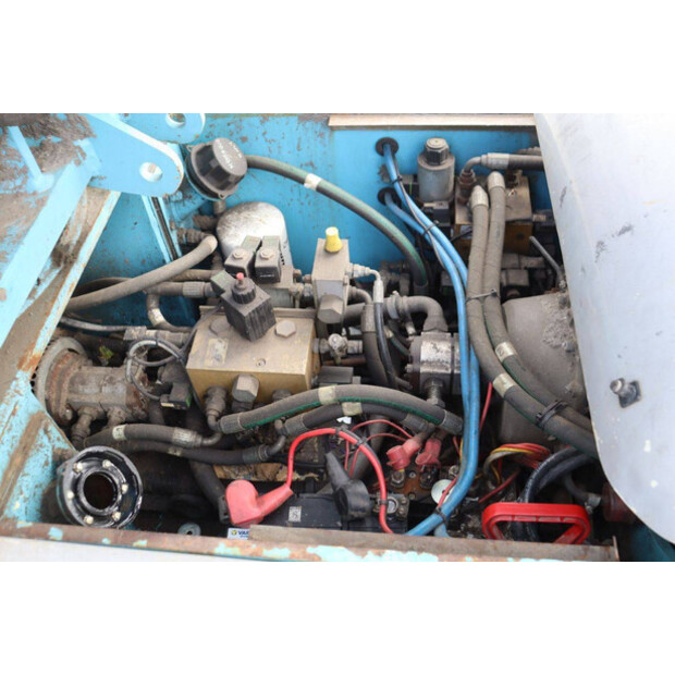 2010 نيفتيليفت HR15 NDE-42807279