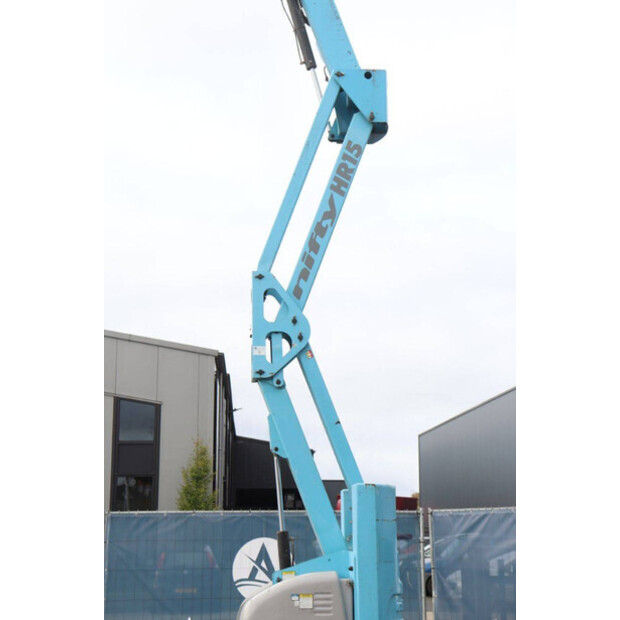 2010 نيفتيليفت HR15 NDE-42807288