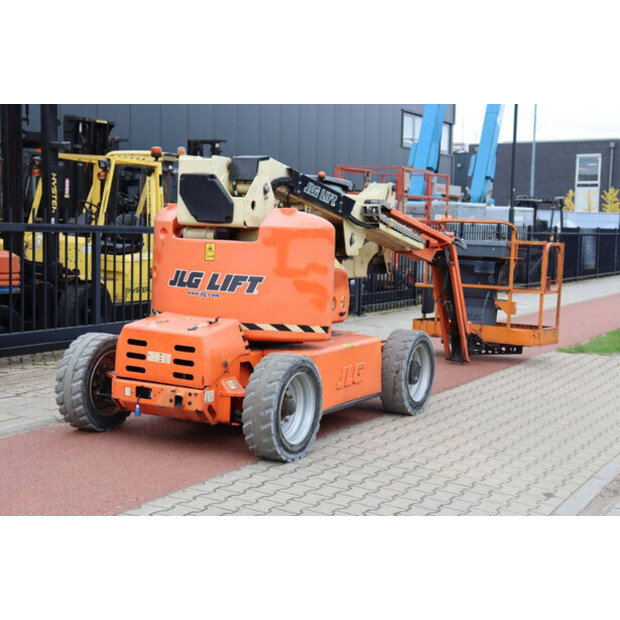 2014 JLG M450AJ-42807676