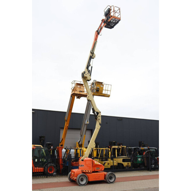 2014 JLG M450AJ-42807704
