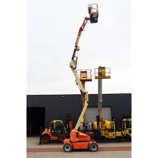 2014 JLG M450AJ-42807705
