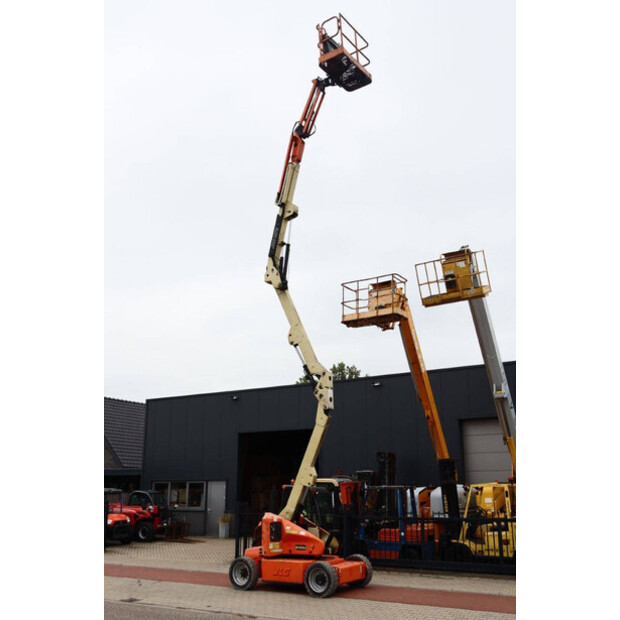 2014 JLG M450AJ-42807706