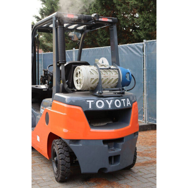 2022 Toyota 02-8FGF25-42808078
