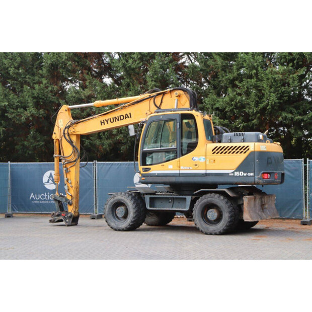 2016 هيونداي R160W-9A-42808303
