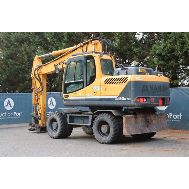 2016 هيونداي R160W-9A-42808305