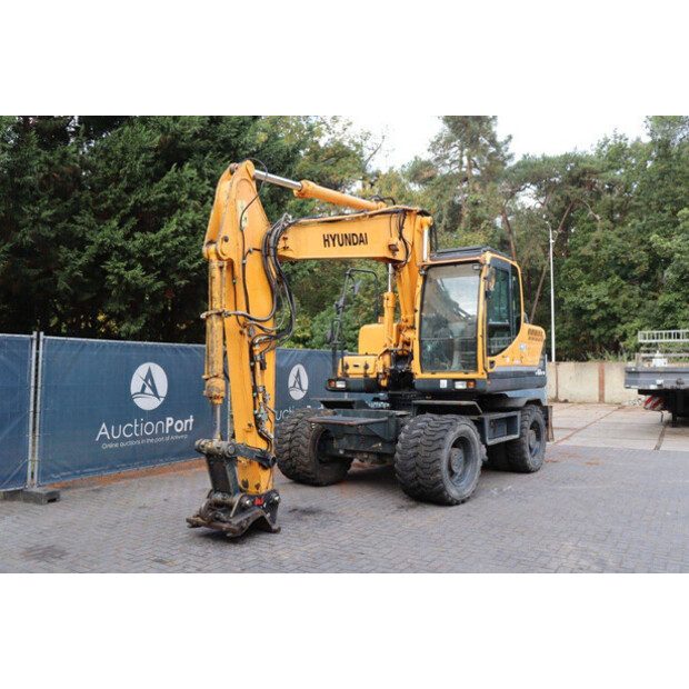 2016 هيونداي R160W-9A-42808315