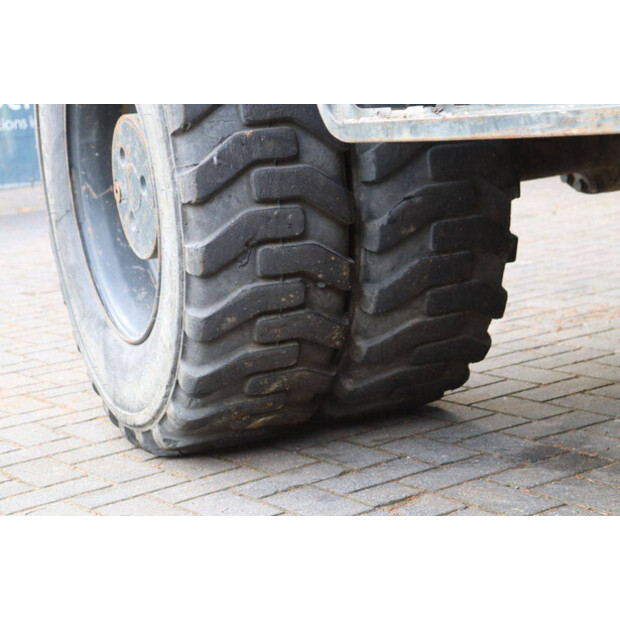 2016 هيونداي R160W-9A-42808335