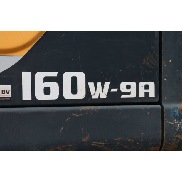 2016 هيونداي R160W-9A-42808341