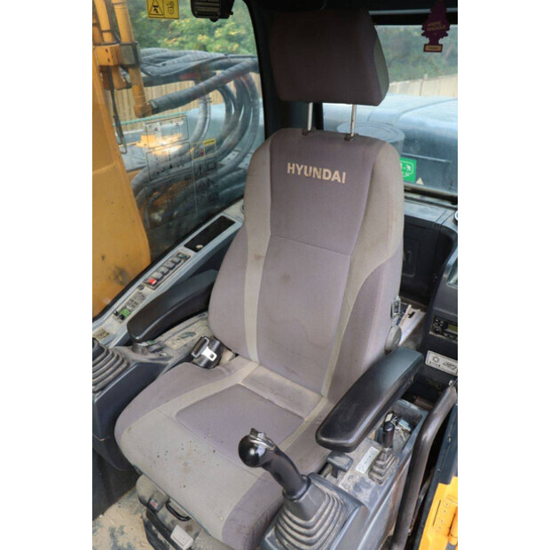 2016 هيونداي R160W-9A-42808355