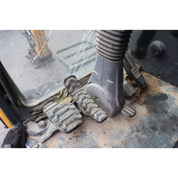 2016 هيونداي R160W-9A-42808359
