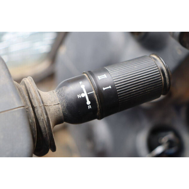 2016 هيونداي R160W-9A-42808365