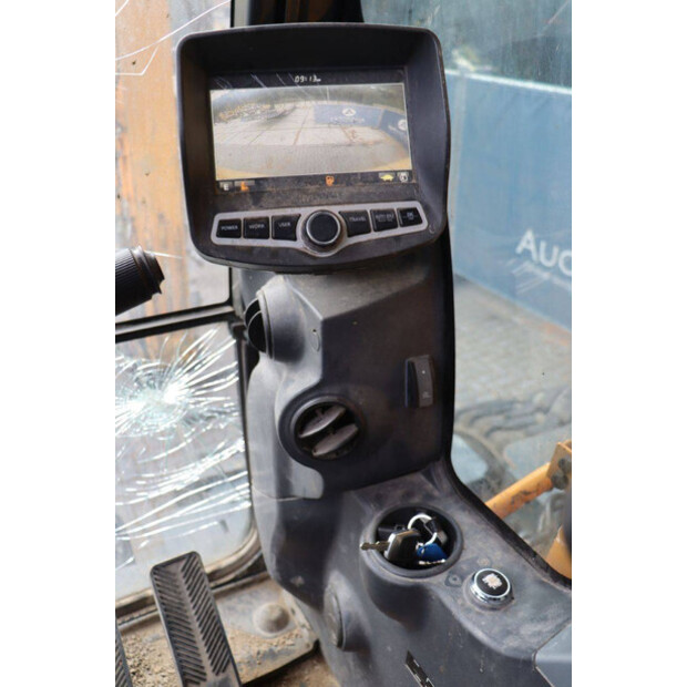 2016 هيونداي R160W-9A-42808369
