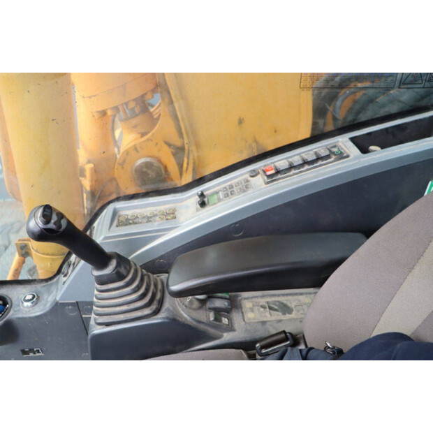 2016 هيونداي R160W-9A-42808373