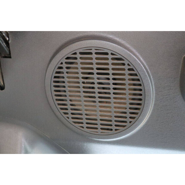 2016 هيونداي R160W-9A-42808379