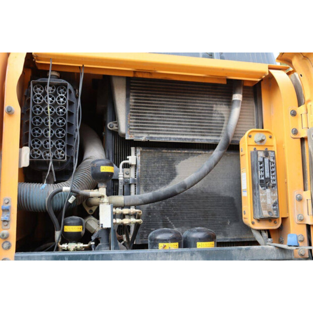 2016 هيونداي R160W-9A-42808385