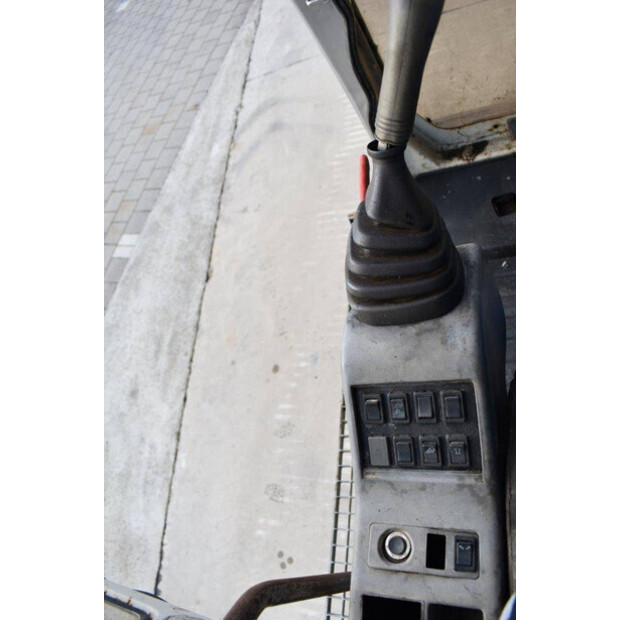 1997 KOBELCO SK160LC-42809186