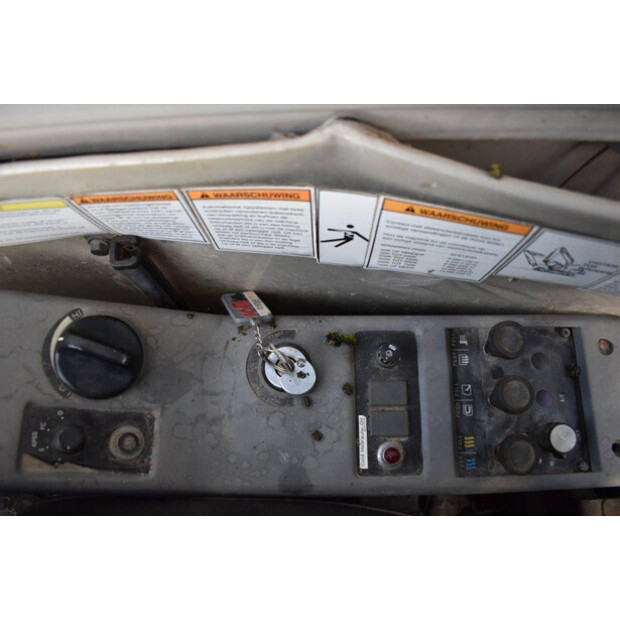 1997 KOBELCO SK160LC-42809204