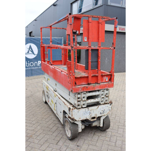 2011 Genie GS-2032-42809509