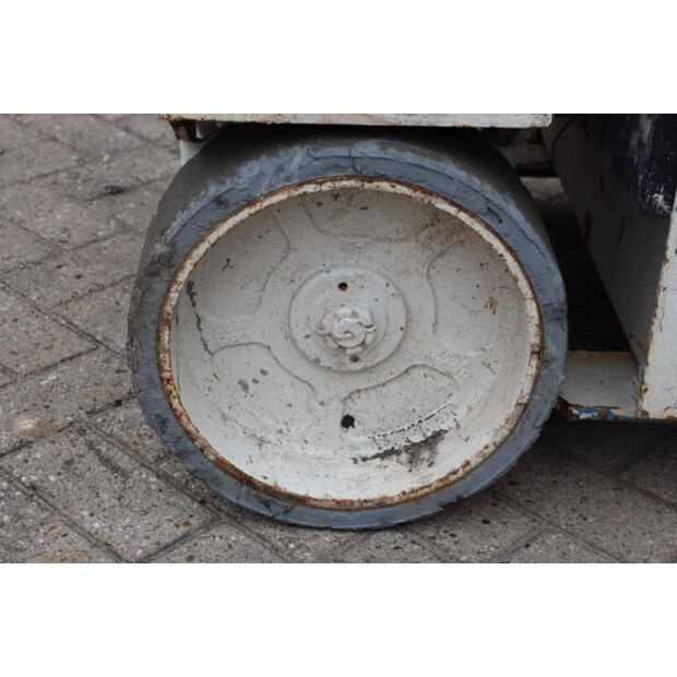 2011 Genie GS-2032-42809512