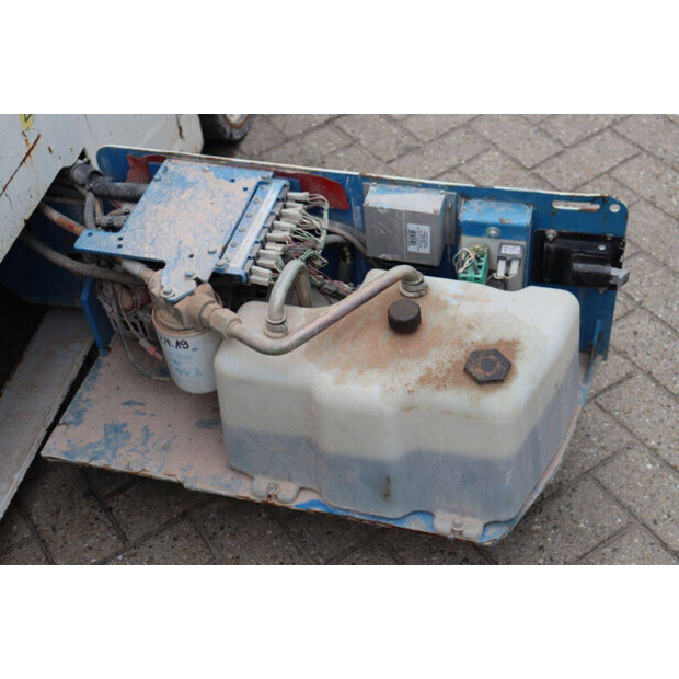 2011 Genie GS-2032-42809520