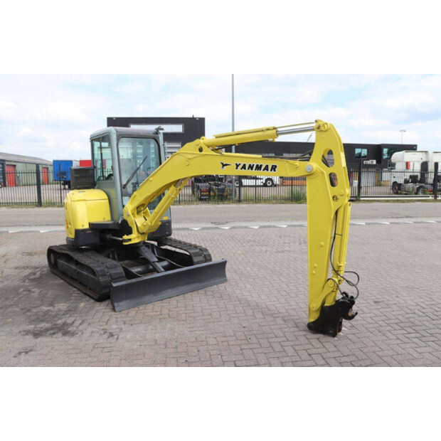 2014 YANMAR VIO55-5B-42810003