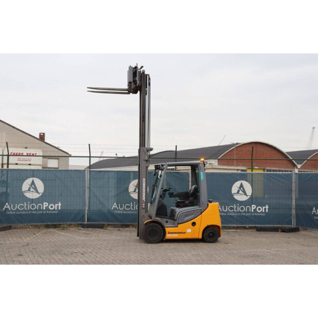 2018 Jungheinrich DFG 320s-42810601