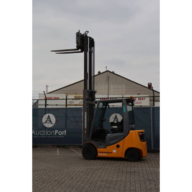 2018 Jungheinrich DFG 320s-42810603