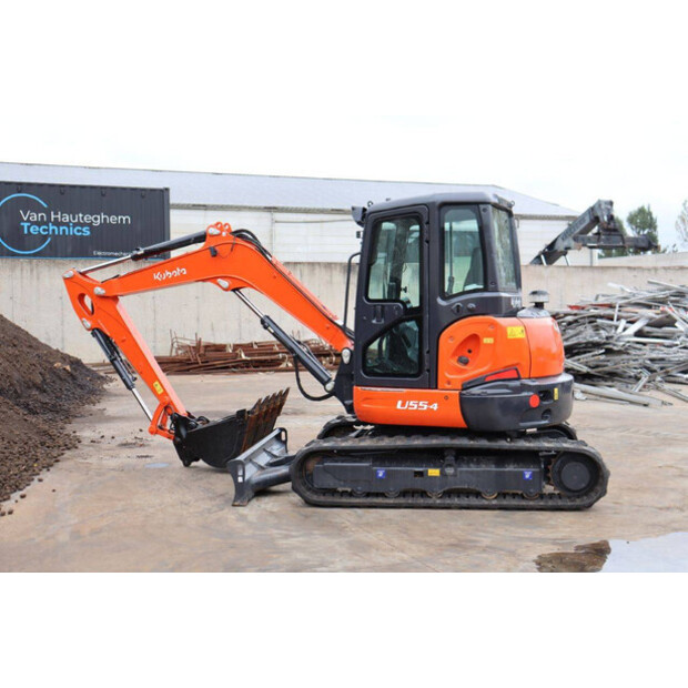 2020 KUBOTA U55-4-42810688