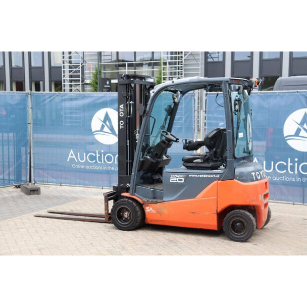 2017 تويوتا 8FBM20T-42810917