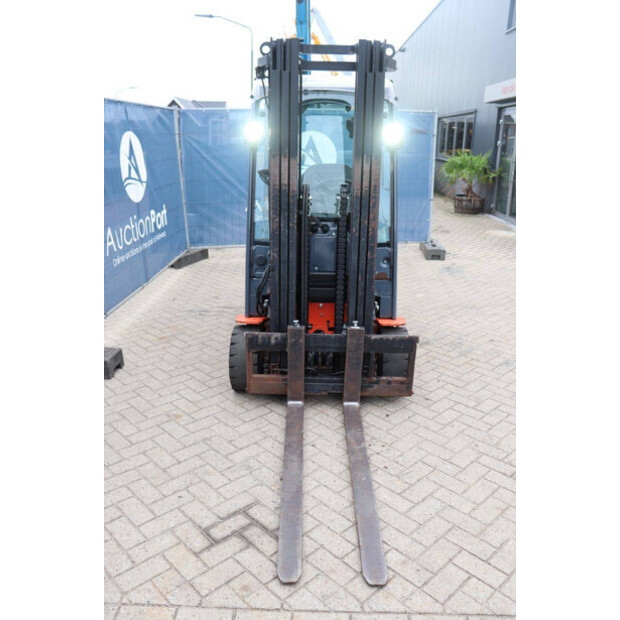 2017 تويوتا 8FBM20T-42810922