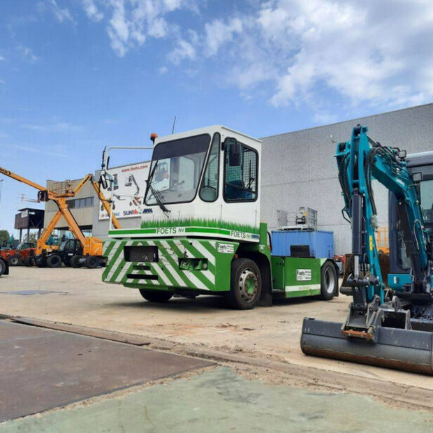 2011 MOL YME225/4X2-42812202