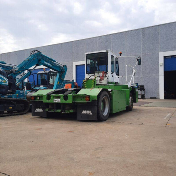 2011 MOL YME225/4X2-42812205