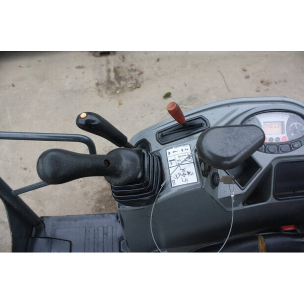 2015 بوبكات E17-42813760