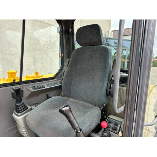2019 فولفو EC55D-42814454