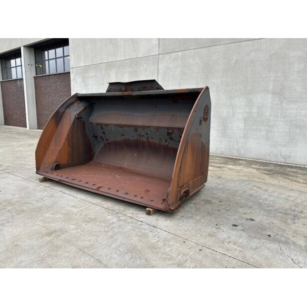 2014 Onbekend L220G-42815094