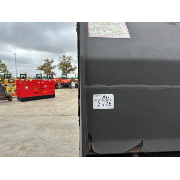 2014 Onbekend L220G-42815095