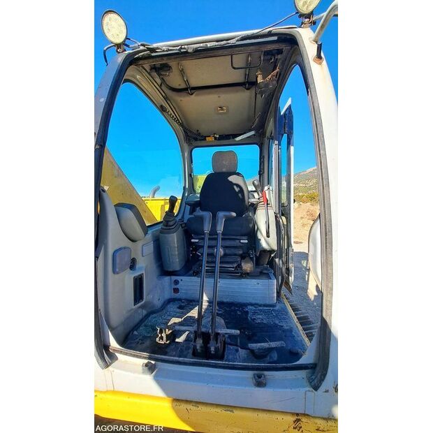 2007 New Holland E135SR-1ES-42829707