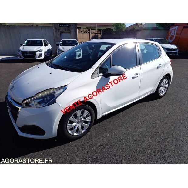2015 Peugeot 208-42830216
