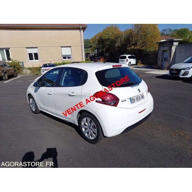 2015 Peugeot 208-42830222