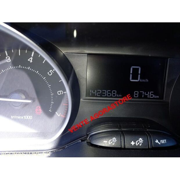 2015 Peugeot 208-42830225