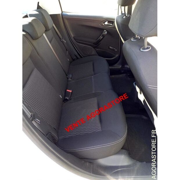 2015 Peugeot 208-42830229