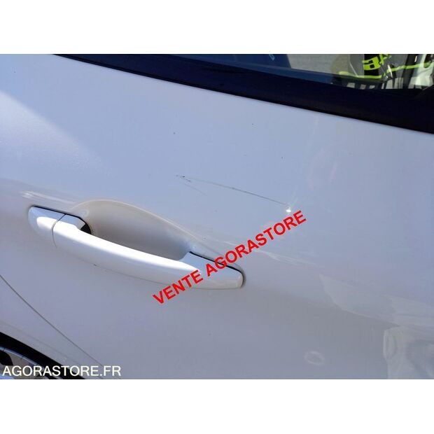 2015 Peugeot 208-42830232
