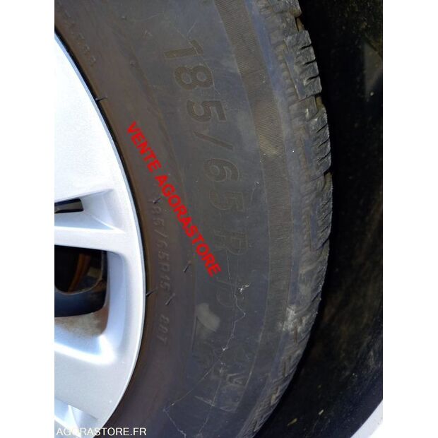 2015 Peugeot 208-42830233