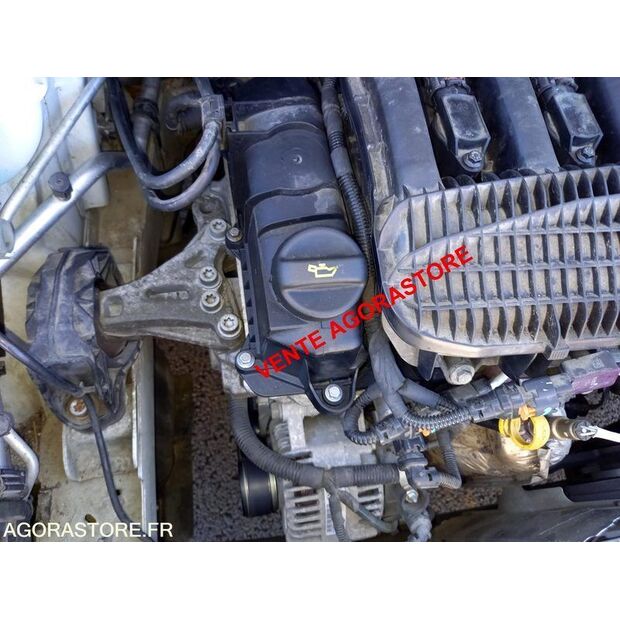 2015 Peugeot 208-42830235