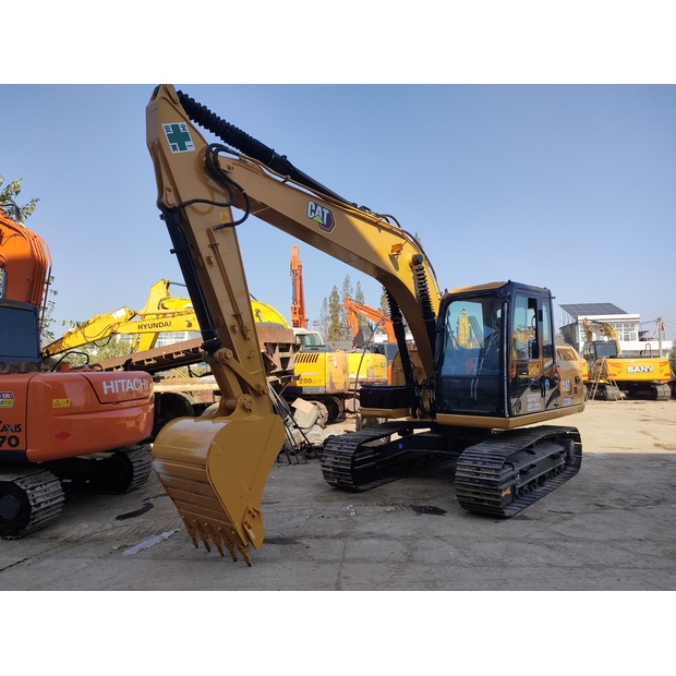 2022 Caterpillar 312D2GC-42831927