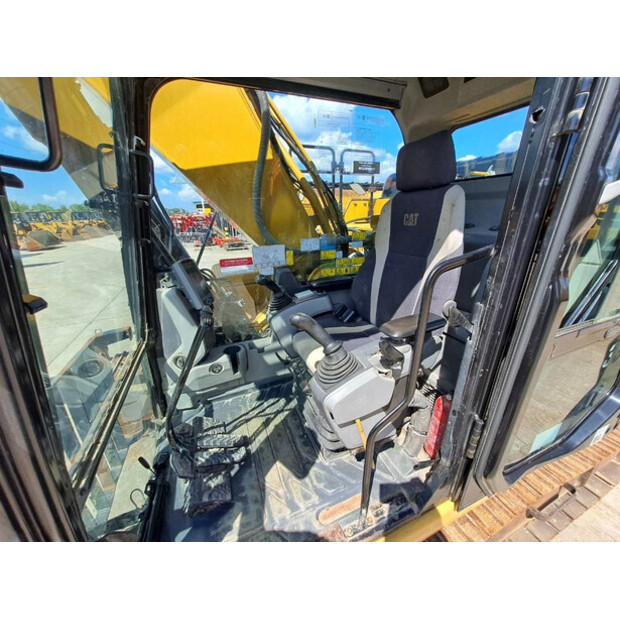 2017 Caterpillar 330FLN-42832207