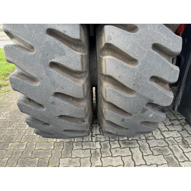 2013 اس ام في 42-1200B-42832317