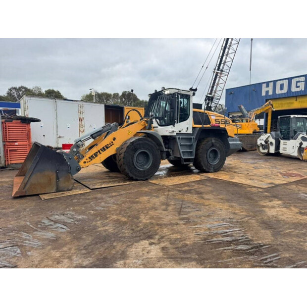 2016 Liebherr L556-42832655